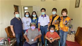 ▲疫情期間，鄭寶清的首要目標就是幫助里民度過疫情。（圖／相關單位提供）