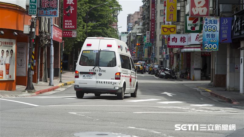 50多歲男戰勝新冠病毒 「腹腔有癌症」再次入院不幸去世 | 健康 | 三