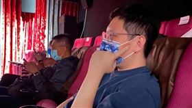 招名威說，病毒無所不在，建議現在電影院還是少去（圖／翻攝自王浩宇臉書）