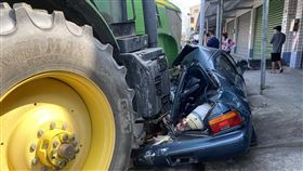 火犁仔，農用曳引車，自小客車壓成廢鐵