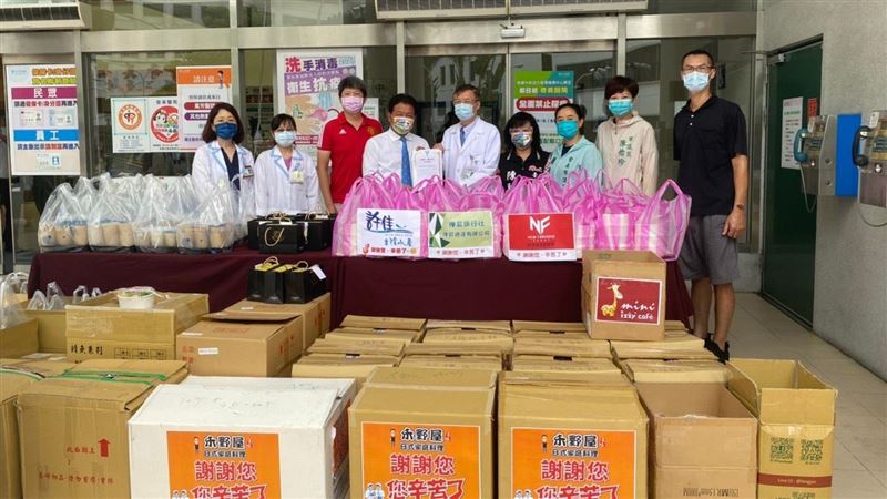 感謝防疫醫護人員　郭信良議長送物資
