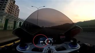台74線狂飆　杜卡迪時速竟破300