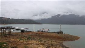 日管處：尚無重新開放日月潭碼頭具體時程日月潭國家風景區管理處6日表示，日月潭水位持續上升，但距離水位高度740公尺仍有一段空間，碼頭重新開放前也需檢修，加上正值國內武漢肺炎疫情期間，考量疫情警戒第3級未解除，目前尚無重新開放碼頭具體時程。（民眾提供）中央社記者蕭博陽南投縣傳真  110年6月6日