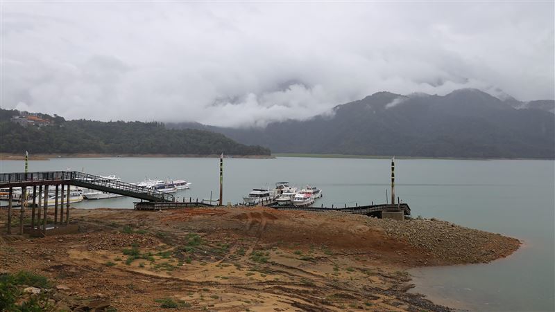 水位下降又急升　日月潭4碼頭浮橋斷