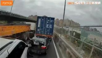 台64線5車連撞　驚悚行車影像曝光