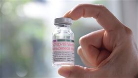 疫苗數量夠　澎湖開放18歲以上民眾預約施打澎湖縣政府17日表示，為加速COVID-19疫苗接種，鼓勵民眾施打AZ疫苗以提早獲得病毒抗體，開放18歲以上民眾向三總澎湖分院、部立澎湖醫院、惠民醫院、11家衛生所與9家合約院所預約登記施打疫苗。（澎湖縣政府提供）中央社　110年7月17日