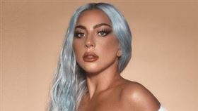 女神卡卡以誇張又前衛的造型引領潮流。（圖／翻攝自女神卡卡IG）