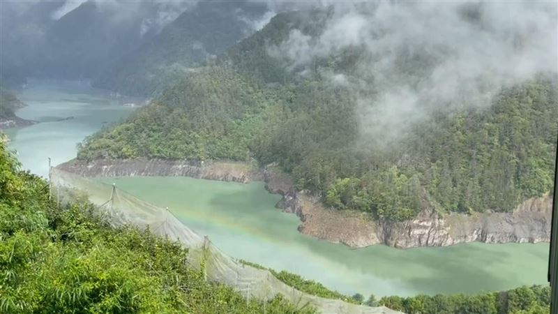 烟花暴風圈逼近　「彩虹」飄德基水庫