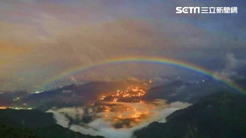 「雙層月光彩虹」曝！罕見美景網驚呆