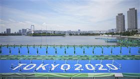 ▲東京奧運鐵人三項長泳賽場傳出惡臭。（圖／美聯社／達志影像）