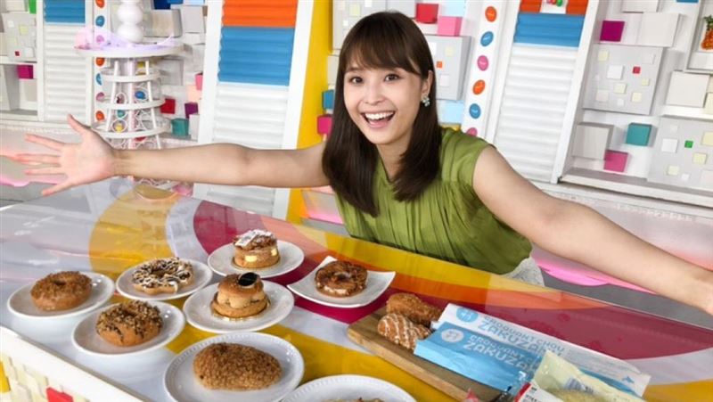 美女主播「看甜甜圈」一彎腰超有料！