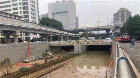 ▲彰造成多人死亡的京廣北路隧道。（圖／翻攝自鄭州市微信）
