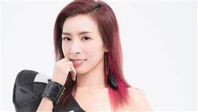 前女F4團員Amy（葉庭蓁）和老公結婚13年，育有8歲寶貝兒子。(圖/翻攝臉書)