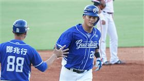 ▲富邦悍將高國輝在澄清湖球場雙響砲。（圖／中華職棒提供）