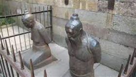 ▲秦檜夫婦跪了千年。（圖／翻攝自百度百科）