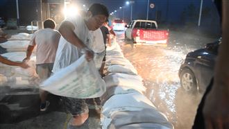 中國暴雨再迎「烟花」上海機場全停航