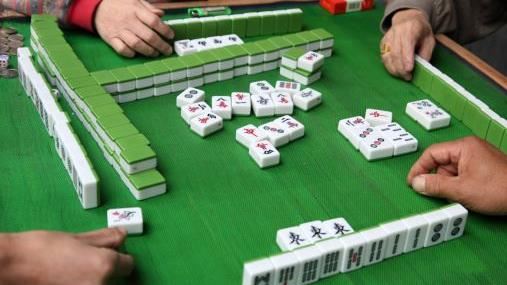 台南13人聚賭各罰6&