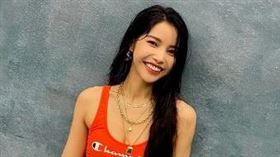 頌樂瘦身有成，練出超狂馬甲線。（圖／翻攝自頌樂IG）