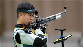 備戰全大運　呂紹全射擊模擬賽後勤練紙靶台灣射擊好手呂紹全在參加完模擬東京奧運對抗賽後，將備戰10月底在高雄舉行的全大運，平時以電子靶訓練的他5日表示，因屆時場地為舊式靶場，後續將回歸紙靶訓練。（國訓中心提供）中央社記者黃巧雯傳真　109年8月5日