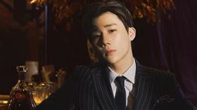 金聖圭在確診前就接下推理韓綜《表裡不同》的主持棒