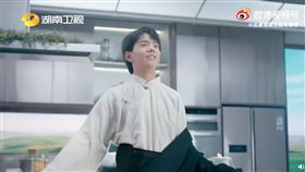 丁真加盟《中餐廳5》。（圖／翻攝自微博）

