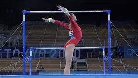 女子體操資格賽「自由操」，中國選手唐茜靖，選用3首愛國歌曲當背景音樂（圖／美聯社／達志影像）