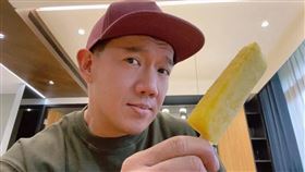 港星杜汶澤力推台灣鳳梨冰棒。（圖／翻攝自杜汶澤臉書）