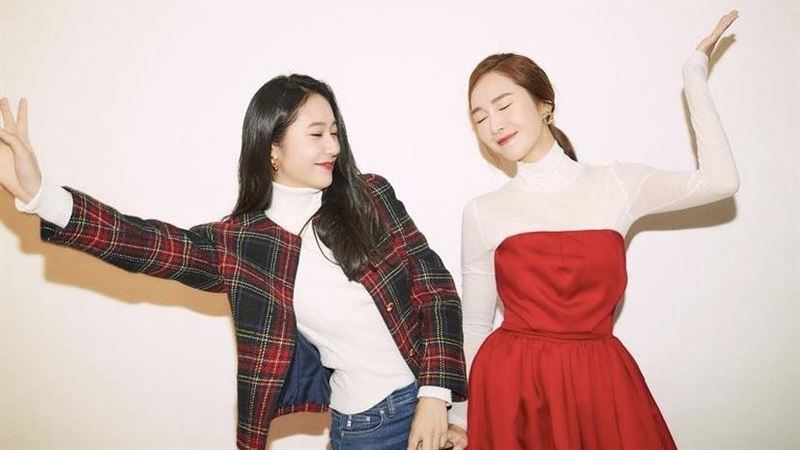 韓最美姊妹花　胸前開深V辣翻網暴動