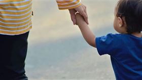 女童為找媽媽迷路。（示意圖／pixabay）