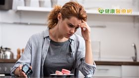 姜和均醫師指出， 1.5型糖尿病患者因為胰島細胞逐漸喪失功能，口服藥物治療會逐漸失效，正確診斷並且及早使用胰島素有助於保護胰臟功能。