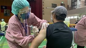 打疫苗（門諾提供）