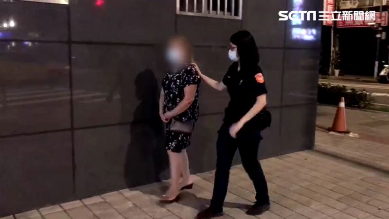 越南妹下海做半套　站壁女拉到鮮肉警