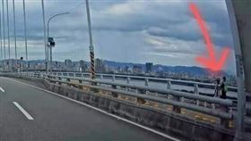 新北大橋,閃電彎,機車道,三重 （圖／臉書《TMRA 台灣摩托車友協會》）