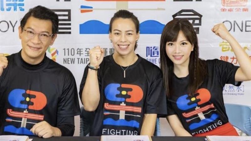 郭婞淳倒地燦笑超萌　蔡尚樺揭可愛面