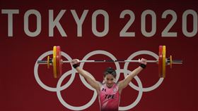 （圖／美聯社／達志影像）郭婞淳,舉重