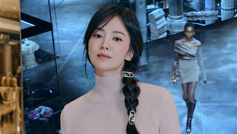 劇組確診首露面　宋慧喬逆天顏值太扯