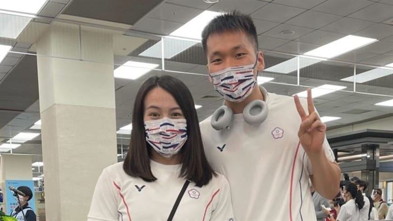 他曬偶像郭婞淳合照　網喊：一起摘金