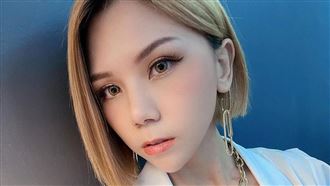 深V抖胸太震撼　蕾菈搖蜜桃臀險走光