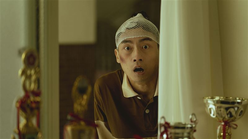 劇中現實都車禍！大鶴哀喊：傷口抽痛
