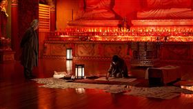 《咒術屍戰》斥資1.7億台幣打造熱門韓劇《謗法》升級電影版！活死人震撼大銀幕！
圖車庫娛樂提供