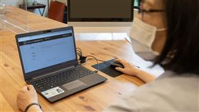 蔡英文登記高端疫苗(翻攝自蔡英文臉書)
