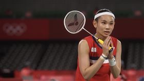 戴資穎小組賽3連勝　提前晉級東奧羽球女單8強世界球后戴資穎（圖）28日在2020東京奧林匹克運動會羽球女子單打小組賽最後一戰，以21比10、21比13擊敗法國籍中國選手齊雪霏，以3連勝拿下分組第1，提前晉級8強。中央社記者吳家昇攝  110年7月28日
