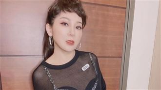 王彩樺透視裝辣爆　往左滑女兒穿更辣