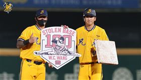 王威晨生涯百盜。（圖／中信兄弟提供）