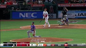 ▲大谷翔平炸37轟！洛磯投手單膝跪地。（圖／翻攝自天使推特）