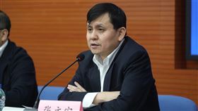 疫苗保護力雖有限 張文宏：接種不到位疫情恐再次蔓延中國防疫專家張文宏20日指出，接種疫苗之後可能無法得到終身保護，免疫會隨時間而削弱，但若接種速度不夠快，恐怕會造成疫情再次蔓延。圖為張文宏去年11月參與上海市的疫情防控新聞發布會。（中新社提供）中央社 110年3月21日