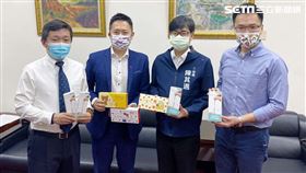 高雄市政府,高雄鋼鐵人隊,寶齡富錦生技,快篩試劑,新冠肺炎,防疫,翻攝畫面