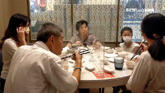 原擬今宣布開放內用　柯侯熱線後暫緩