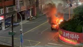 新北,五股,成泰路,休旅車,起火,火燒車（圖／翻攝我是五股人）