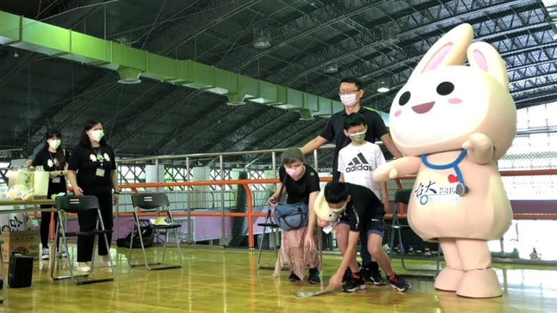 打好打滿！台大醫疫苗今破10萬人